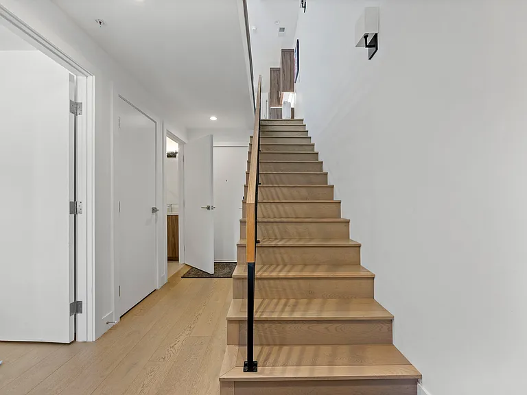 2457 Walnut St — Photo 30
