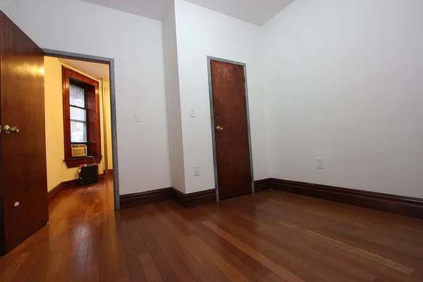 Rented by Dynamik Realty | media 8