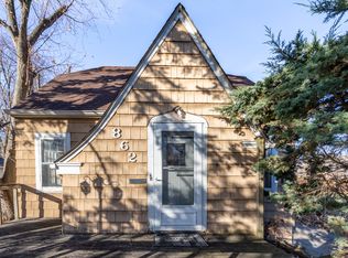 862 Shuler St, Elgin, IL 60123