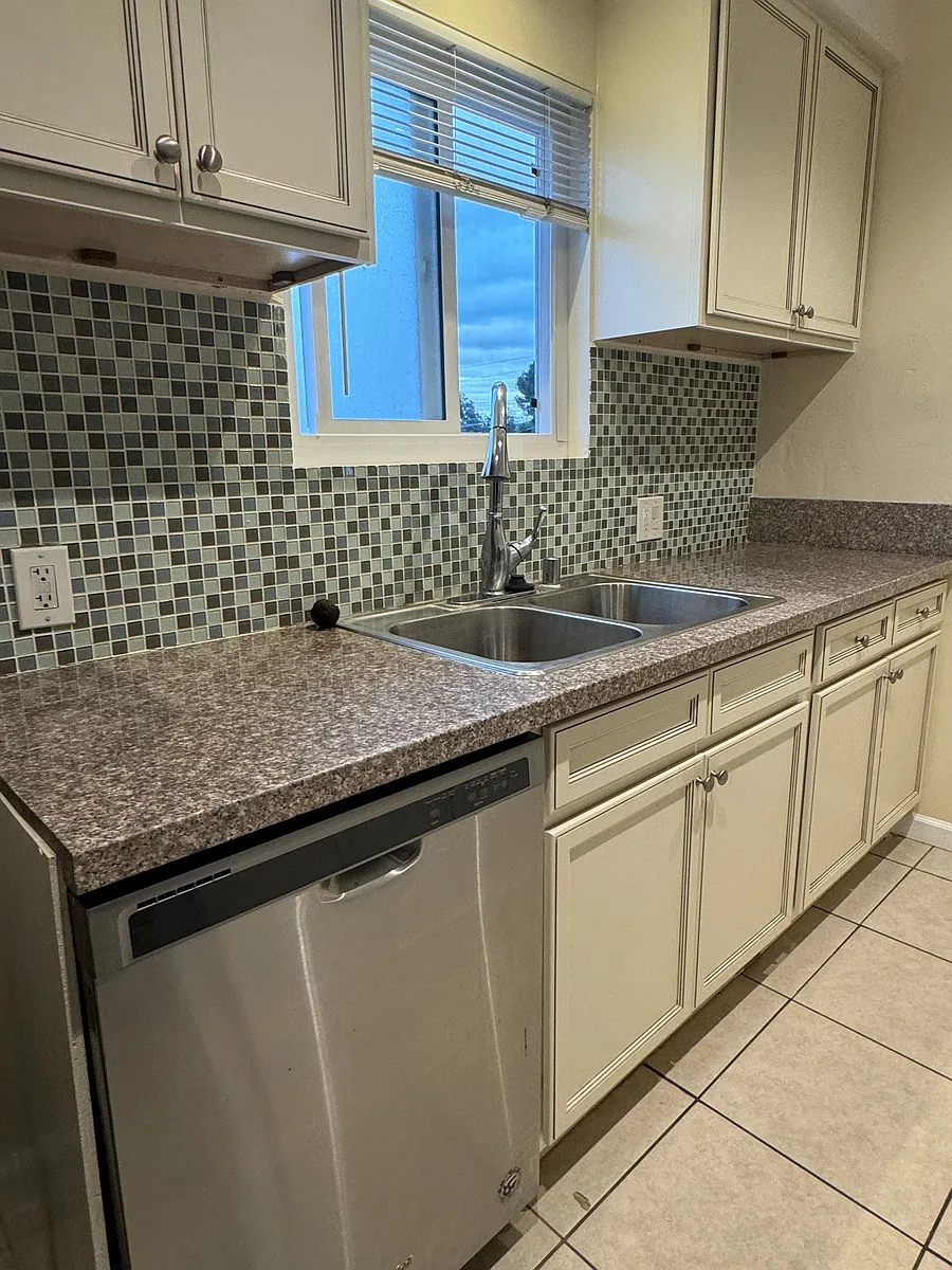 Building Photo - 543 Evergreen St #1