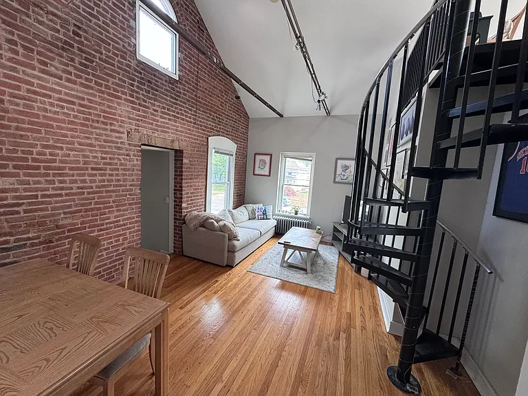 39 Davenport St #2 — Photo 3
