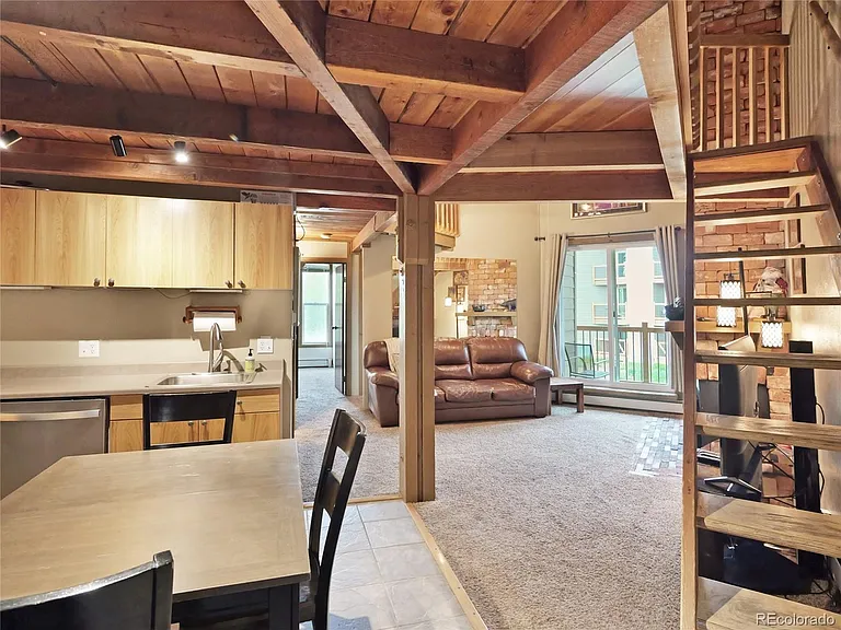 2200 Lodge Pole Cir #B-306 — Photo 8