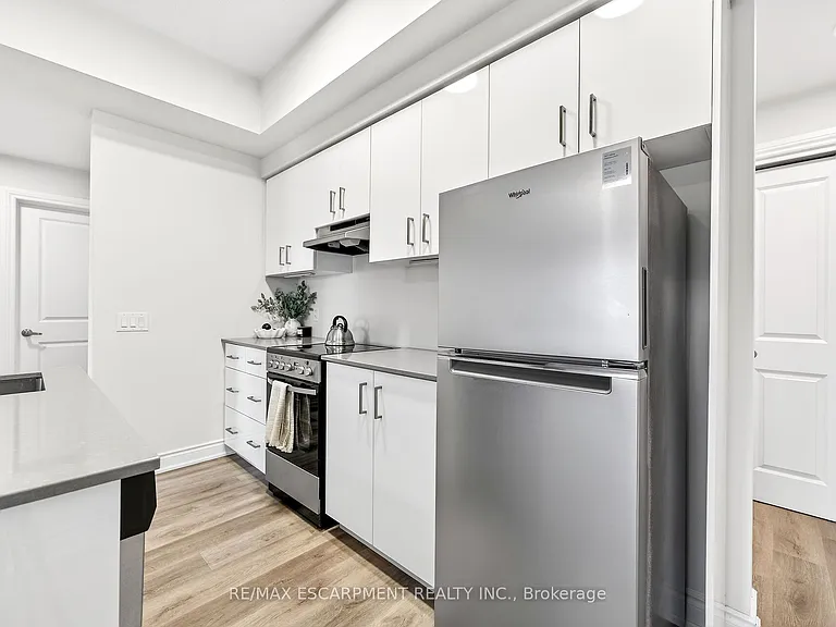 261 King St E #302 — Photo 8