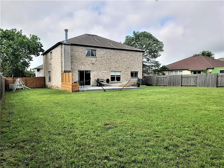 2960 S Donnell Dr — Photo 11