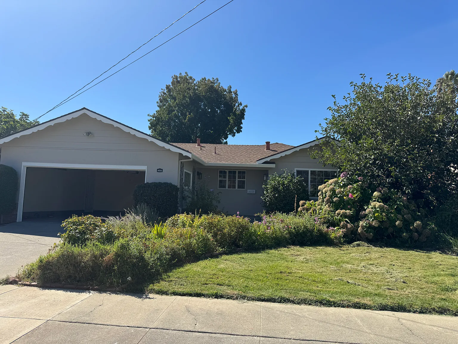 4 bed, 1757 sqft, $4,900 — Photo 2