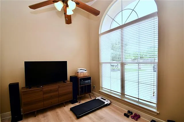 6413 Arden Oaks Dr — Photo 46