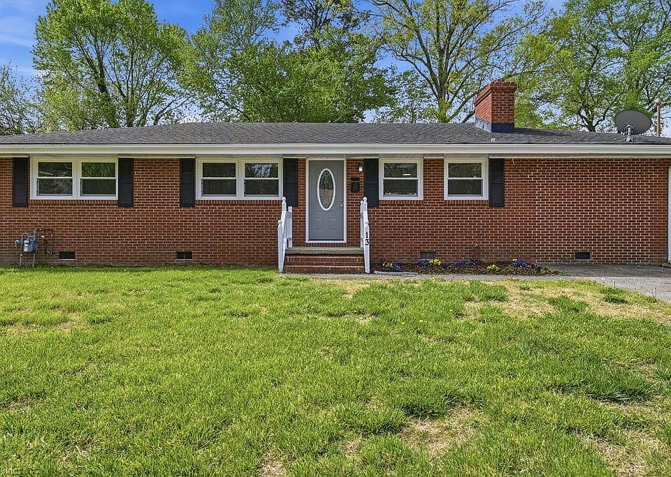 1st image of 13 Boxwood Ln