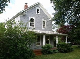 46 Old Country Rd, Westhampton, NY 11977