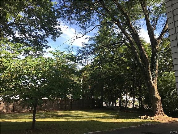 3rd image of 1108 Valley Dr