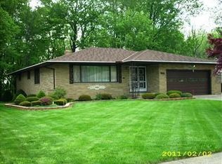 1063 E Dartmoor Ave, Seven Hills, OH