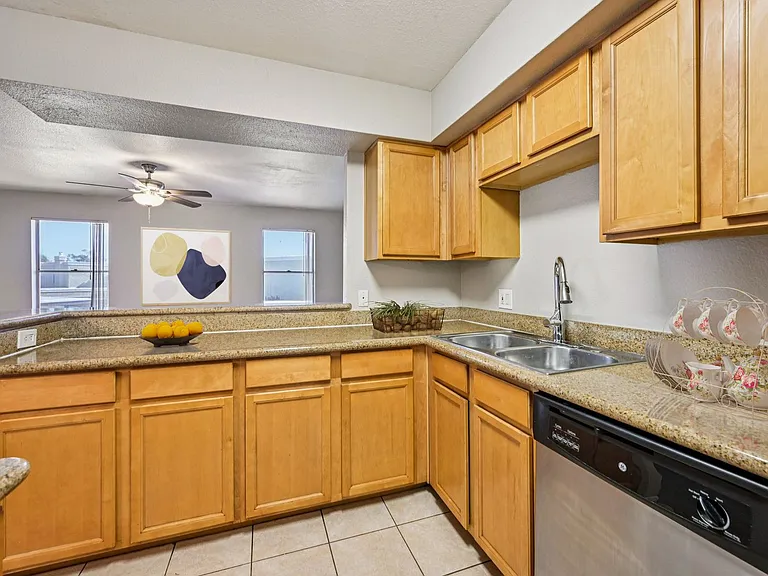 Jade Ridge Apartments — Photo 85