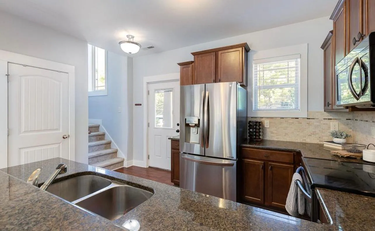 3829 Glenhaven Rd — Photo 3