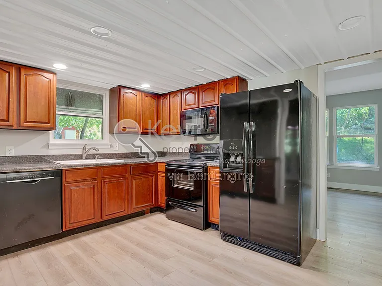 1461 Palisades Rd — Photo 8