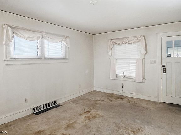3rd image of 591 Hedden Ave