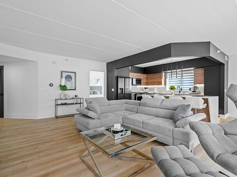 5155 Madison St #403 — Photo 9