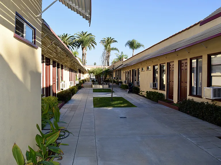831 Mariposa St #J — Photo 22