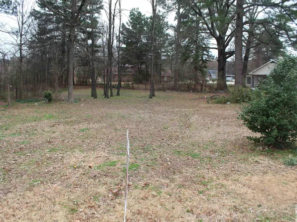821 W 7th St, Hope, AR 71801