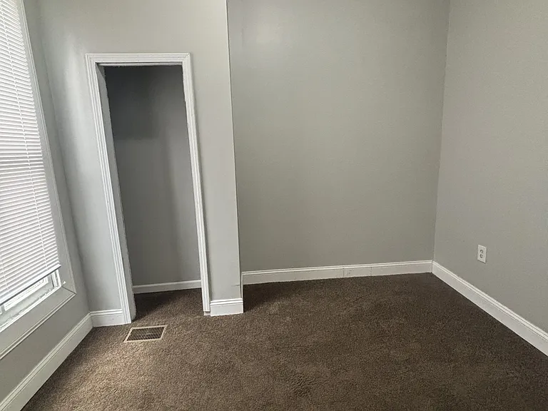 420 Montana Ave — Photo 7