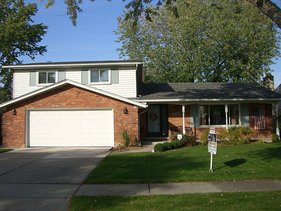 1st image of 1020 Woods Ln
