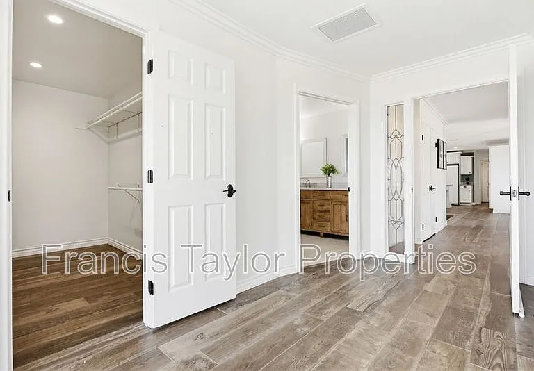 29059 Meadow Glen Way W — Photo 20