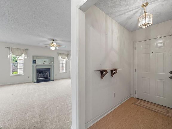 5th image of 33 Meadowood Glen Way APT A