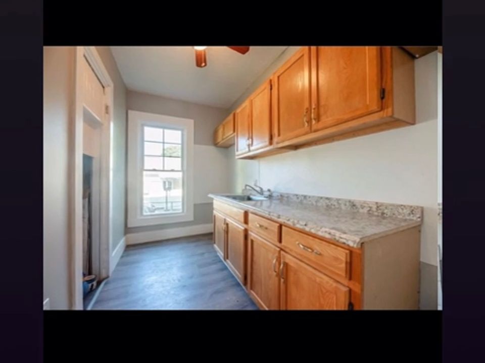2nd image of 140 Weld St #1