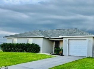1206 W Saturn Cir, Labelle, FL 33935
