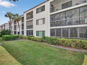 2579 Countryside Blvd