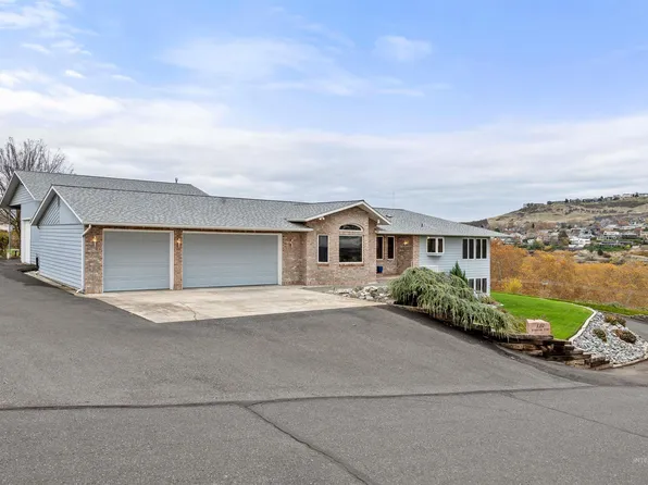 2212 Riverside Dr, Clarkston, WA 99403