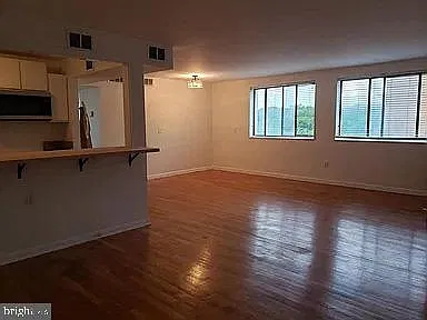 2 bed, 1.0 bath, 957 sqft, $2,600 — Photo 3