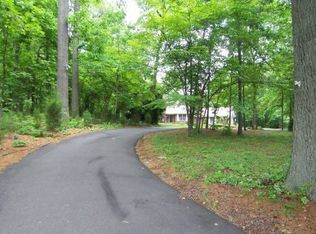 3204 Woodview Dr, High Point, NC 27265