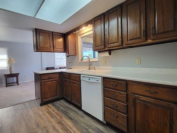 5th image of 7 Silverweed Ct