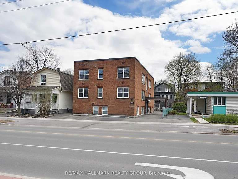 310 Byron Ave #3 — Photo 1