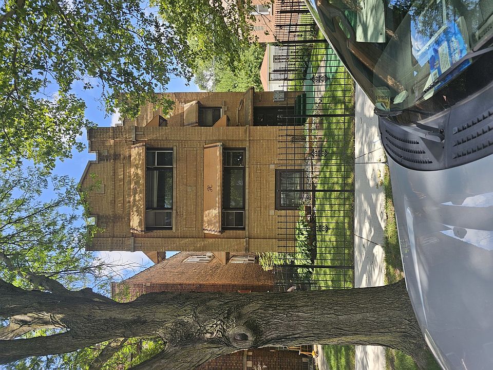 1st image of 10044 S Bensley Ave