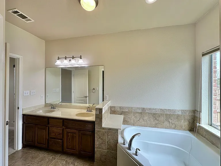 705 Marshall Dr — Photo 26