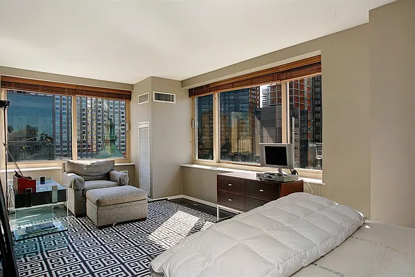 Rented by Corcoran | media 45