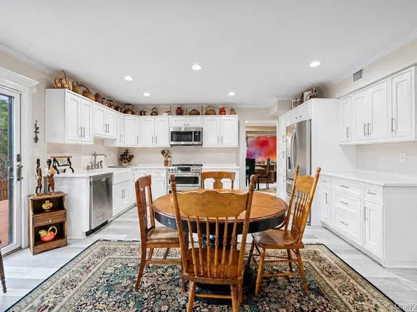 38 Maple Court, Jericho, NY 11753