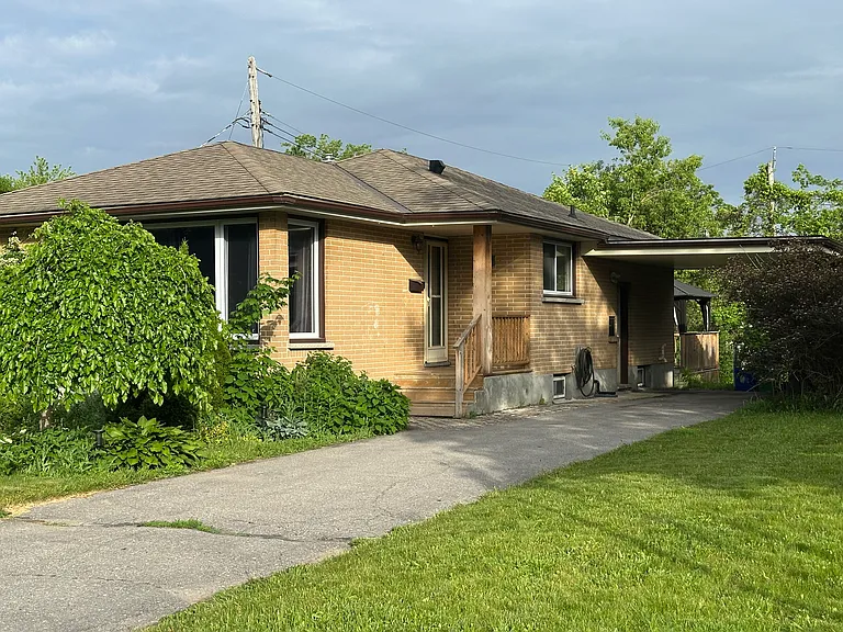 549 Hillside St — Photo 1
