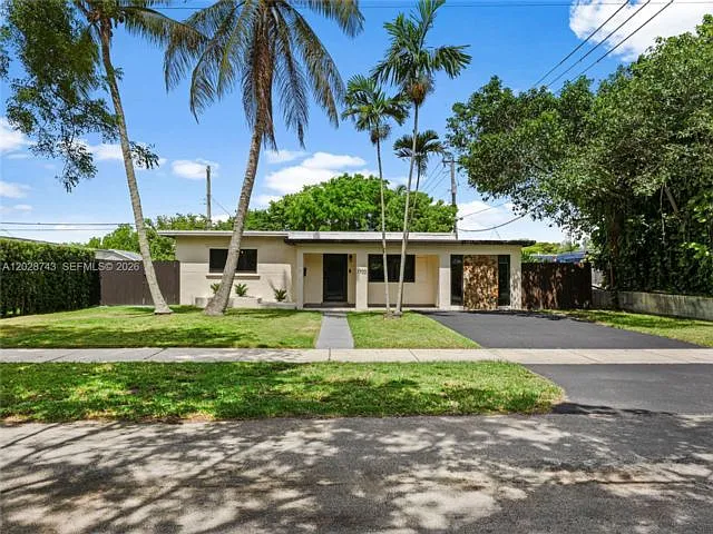 1700 SW 64th Ave
