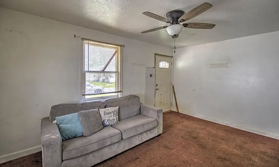 2 bed, 1.5 bath, 759 sqft, $875 — Photo 3
