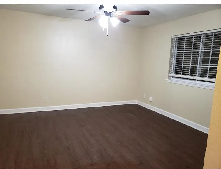 2102 Hinkle Ave #B — Photo 9