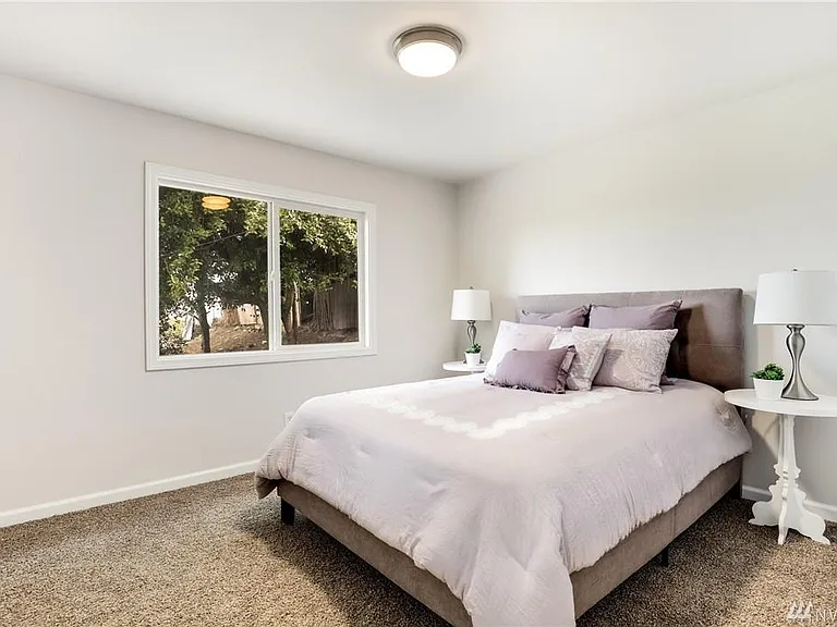 2045 E Fairbanks St — Photo 11