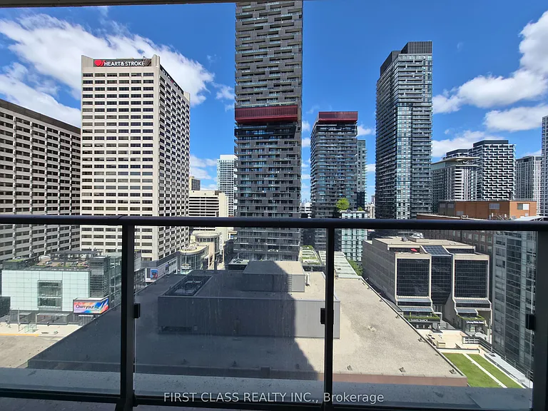 2221 Yonge St #1501 — Photo 21
