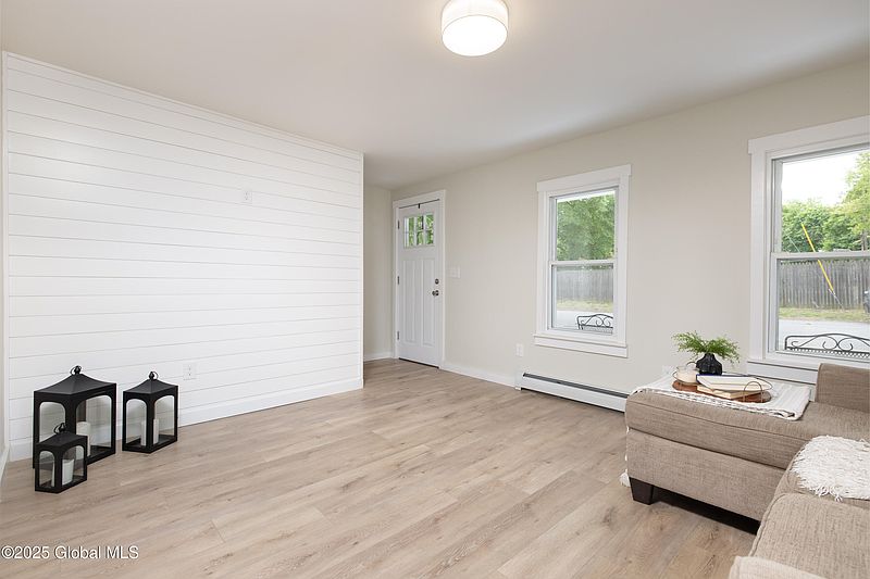 4th image of 4 Lincoln Avenue