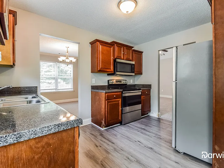 150 McIntosh Dr — Photo 4