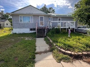 915 S 3rd St W, Baker, MT 59313