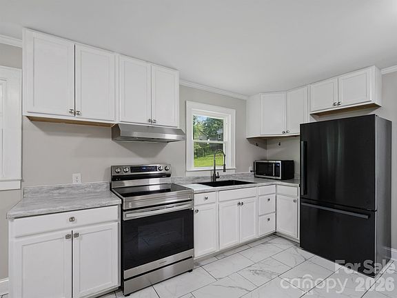 3rd image of 1806 Kingsley Dr