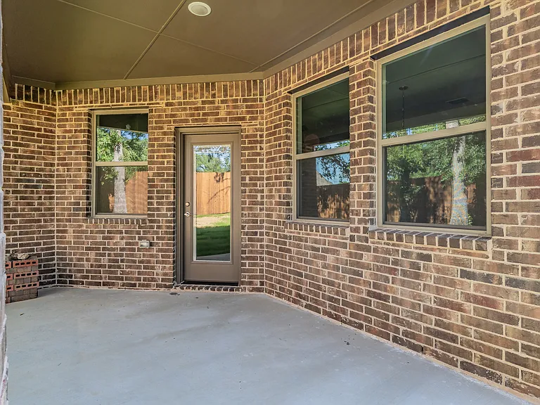 241 Gardenia Dr — Photo 48