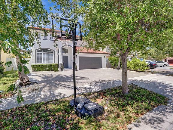 5th image of 10231 SW 227th Ln
