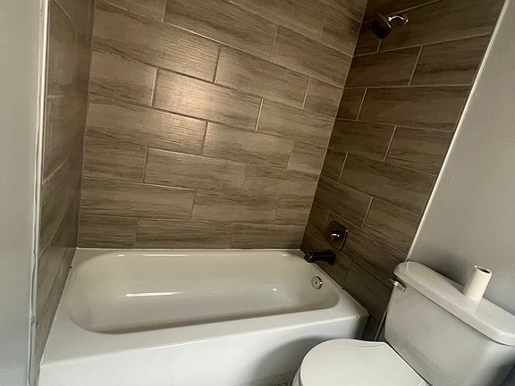 4th image of 4228 1/2 Allmond Ave #2